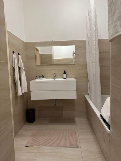 Modernes 2 Zimmer Apartment Берлин Экстерьер фото
