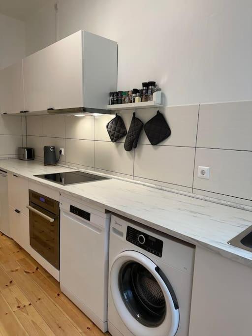 Modernes 2 Zimmer Apartment Берлин Экстерьер фото