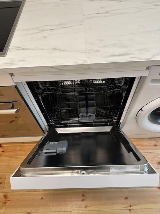 Modernes 2 Zimmer Apartment Берлин Экстерьер фото