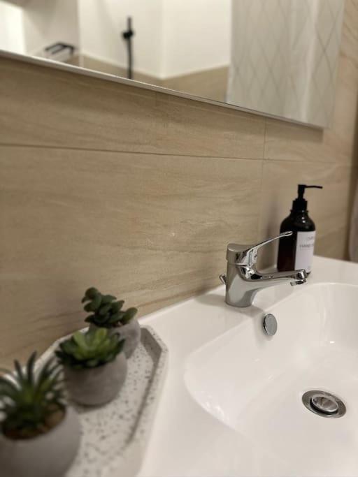 Modernes 2 Zimmer Apartment Берлин Экстерьер фото