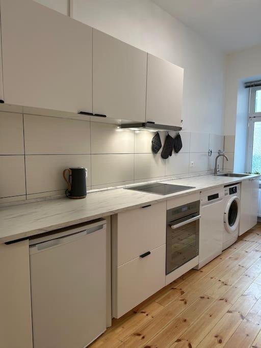 Modernes 2 Zimmer Apartment Берлин Экстерьер фото