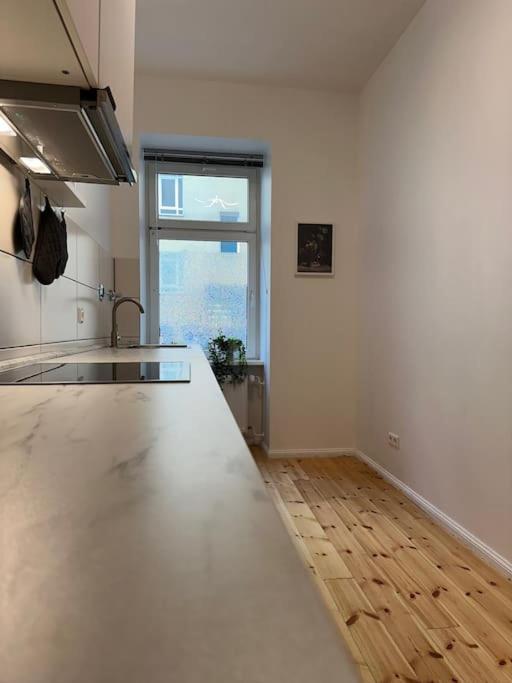 Modernes 2 Zimmer Apartment Берлин Экстерьер фото